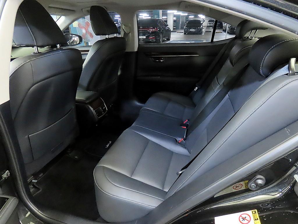 Lexus ES Supreme 8