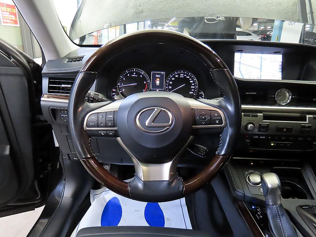 Lexus ES Supreme 9