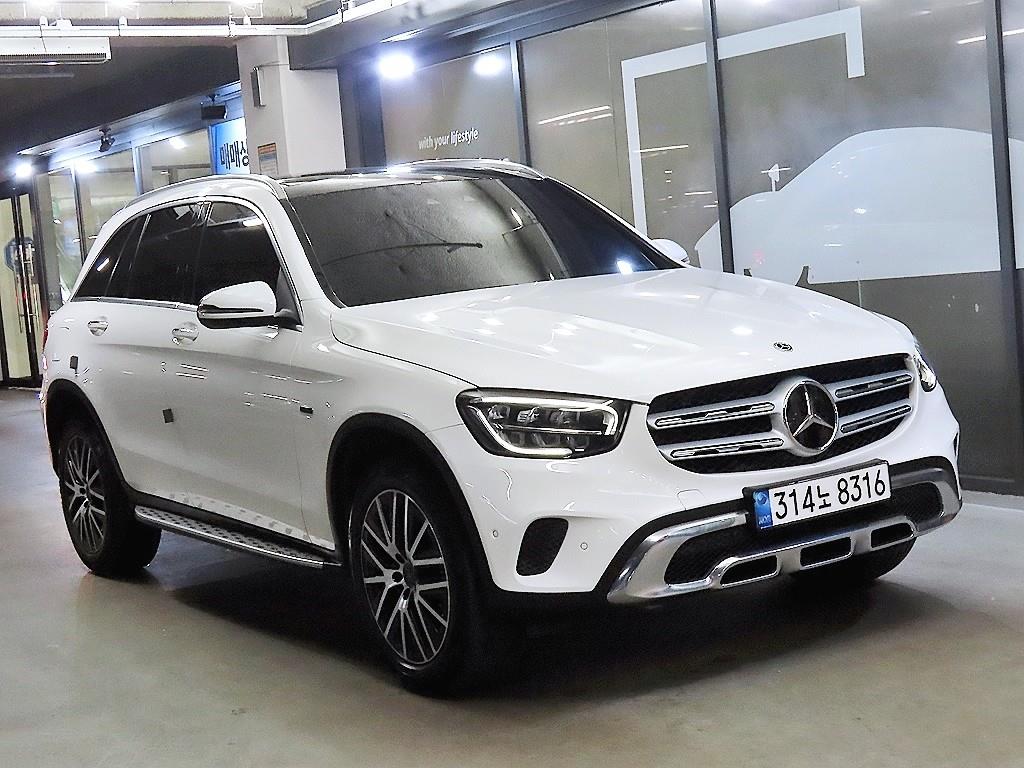 Mercedes-Benz GLC-Class GLC300e 4MATIC