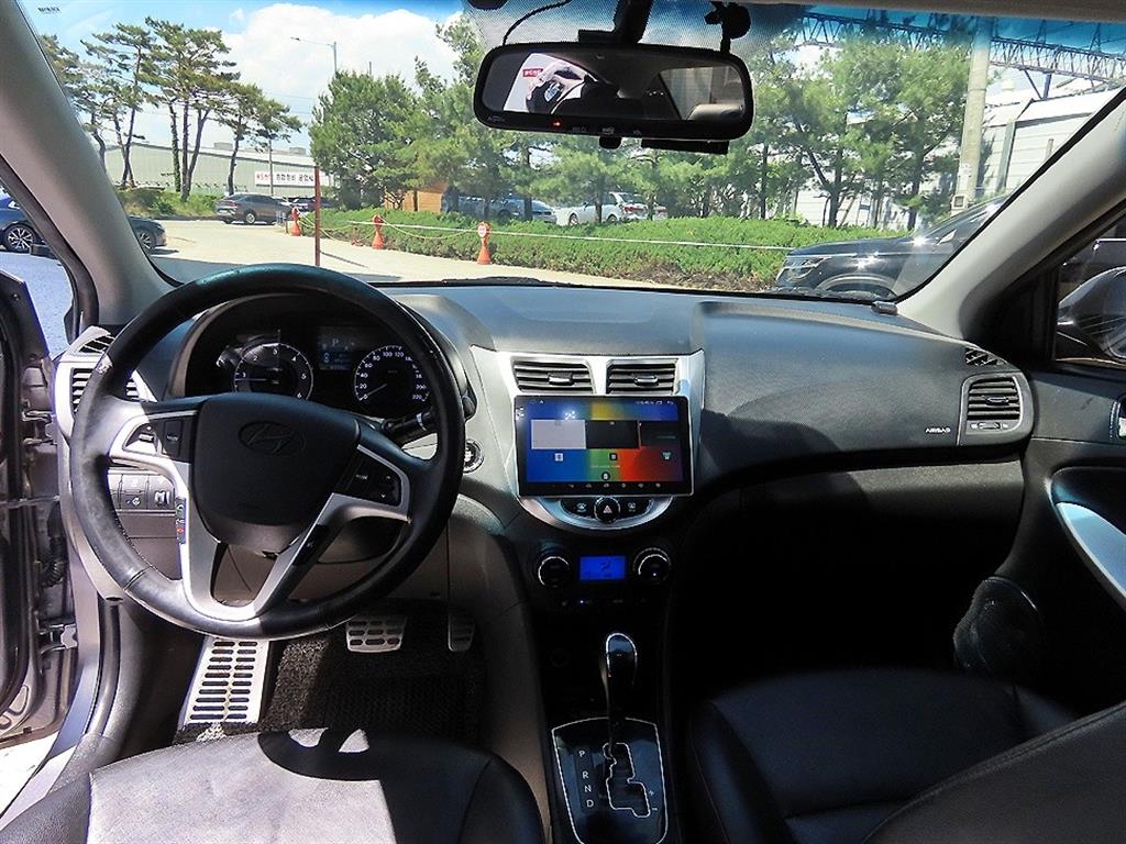 Hyundai Accent Wit 1.6VGT Premium 8