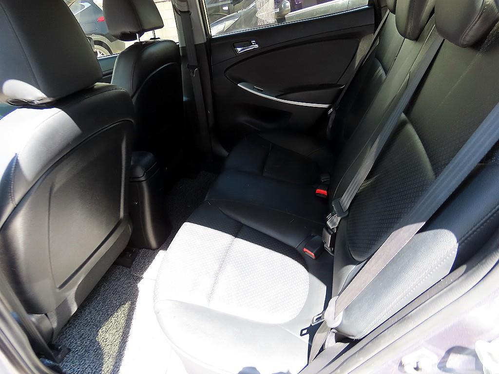 Hyundai Accent Wit 1.6VGT Premium 7