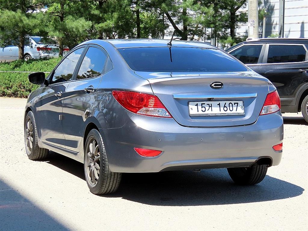 Hyundai Accent Wit 1.6VGT Premium 4