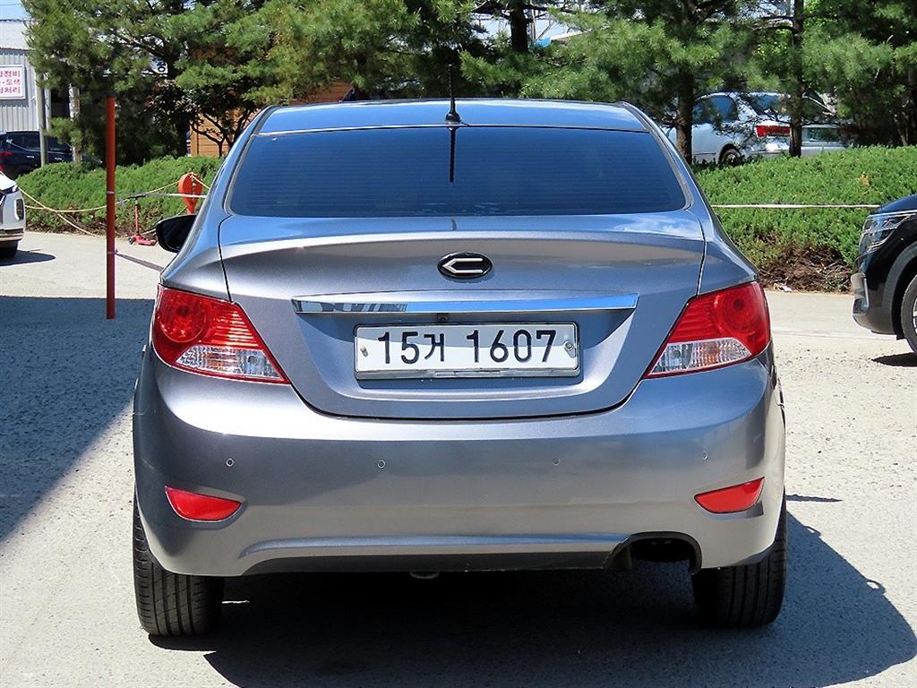 Hyundai Accent Wit 1.6VGT Premium 5