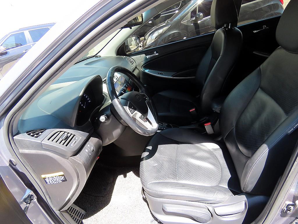 Hyundai Accent Wit 1.6VGT Premium 6