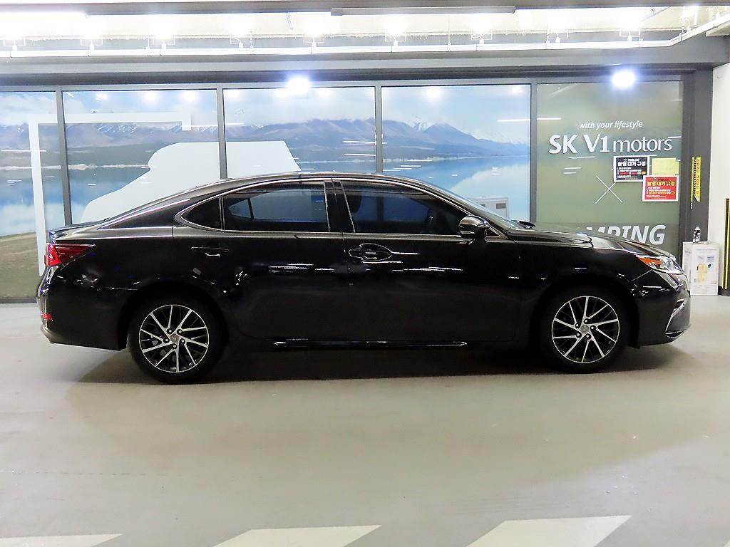 Lexus ES Supreme 4