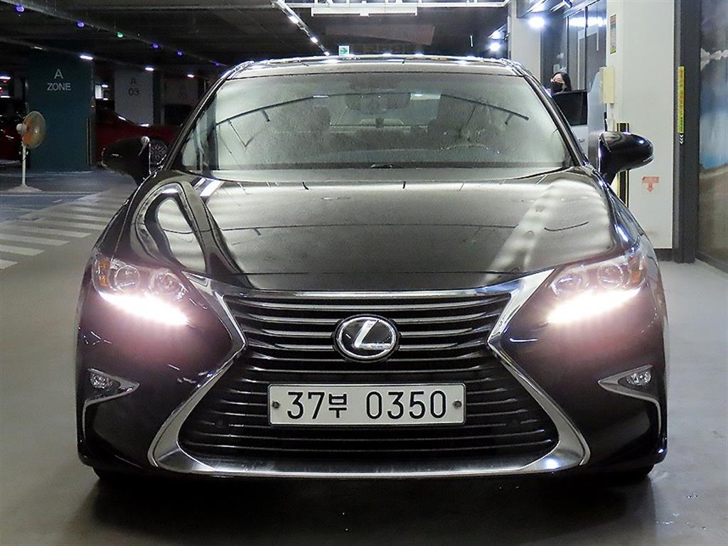 Lexus ES Supreme 3