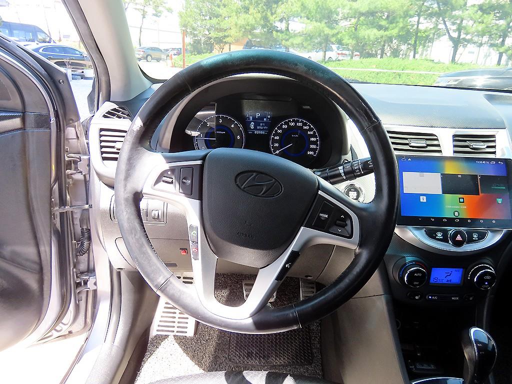 Hyundai Accent Wit 1.6VGT Premium 9