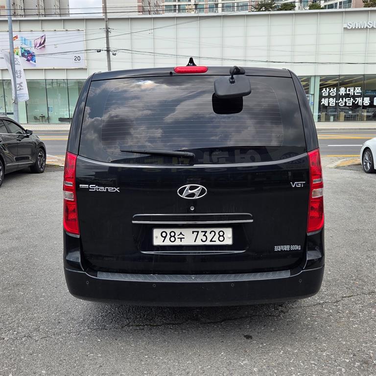 Hyundai Starex 2WD Camping Car — фото 3