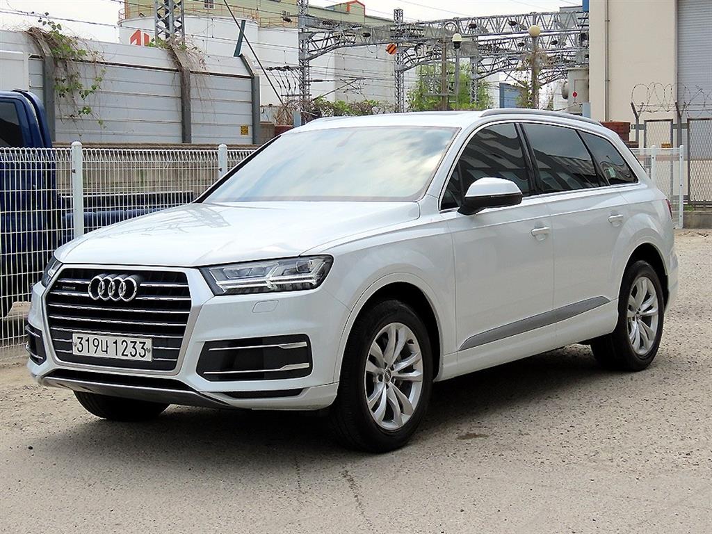 아우디 Q7 45 TFSI 콰트로 사진 2/20
