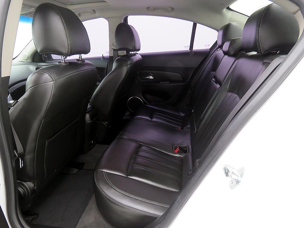 Chevrolet Cruze 1.8 LS 7