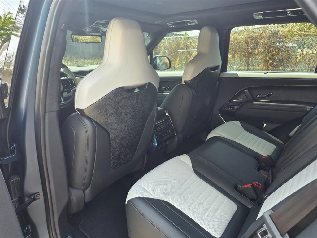 Land Rover Range Rover P635 SV Edition 10