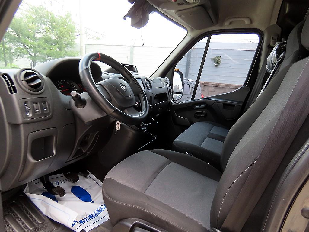 Renault Master 2.3 L 8