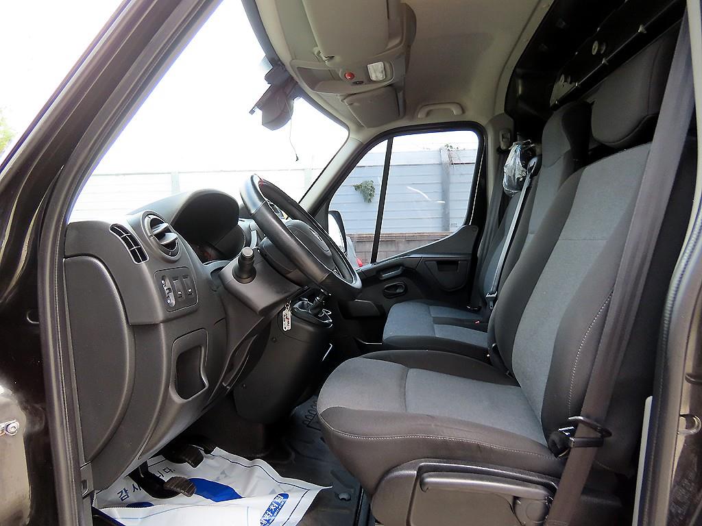 Renault Master 2.3 L 6