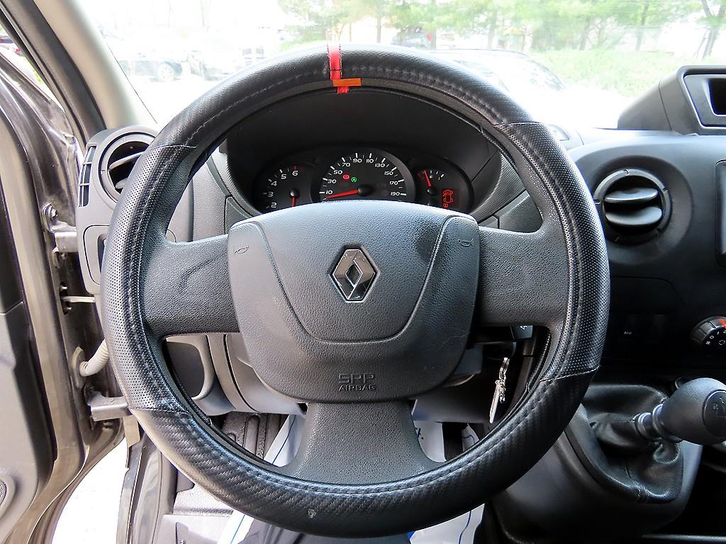 Renault Master 2.3 L 9
