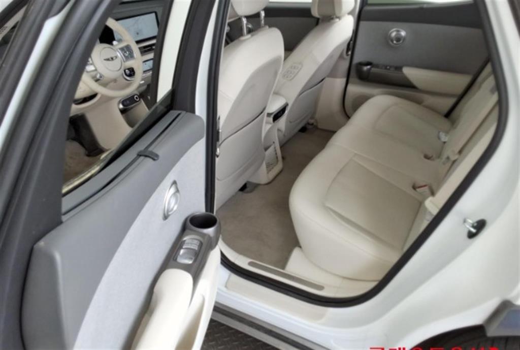 Genesis GV60 Standard 2WD 3