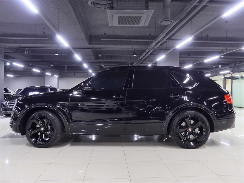 벤틀리 벤테이가 3.0 PHEV 사진 2/19