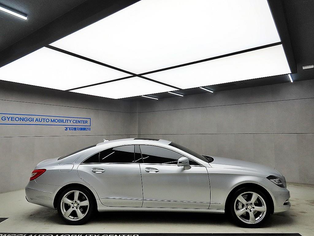 Mercedes-Benz CLS-Class CLS350 3