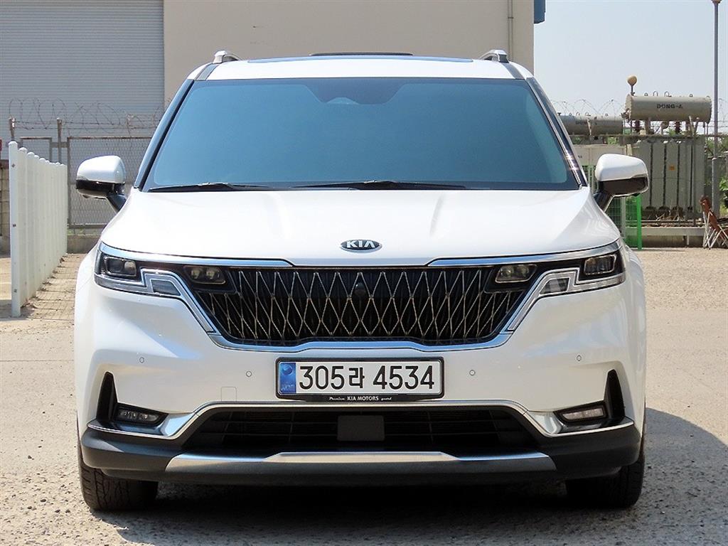 Kia Carnival Gasoline Signature