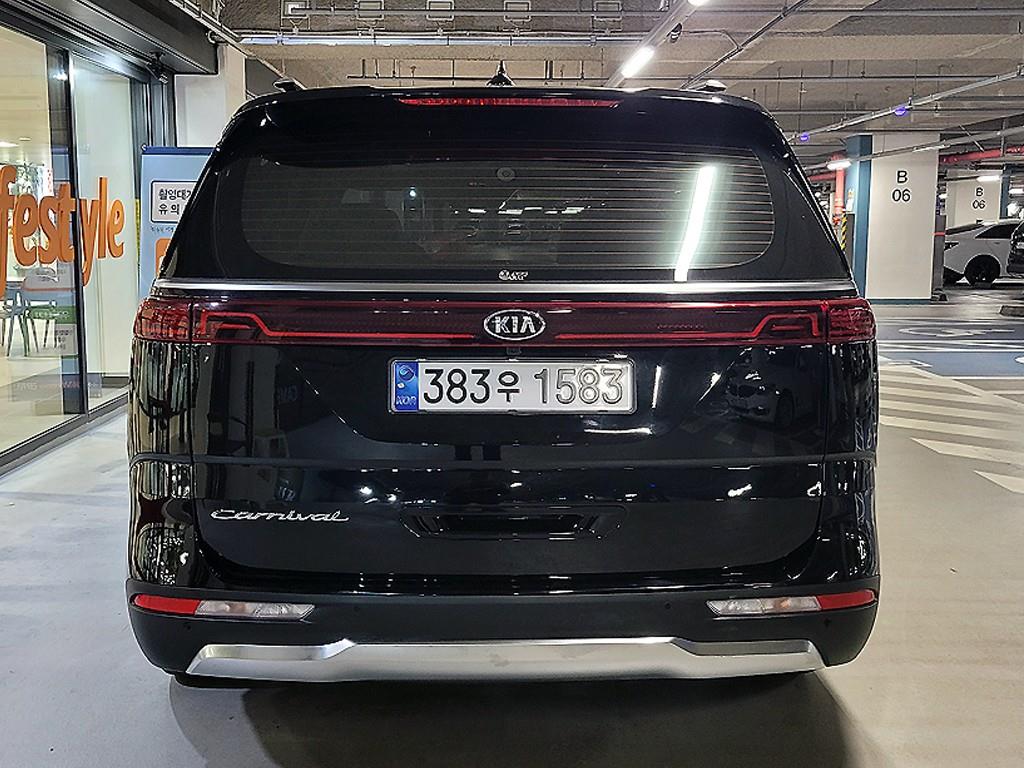 Kia Carnival Gasoline Signature — фото 5