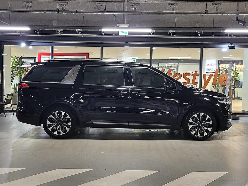 Kia Carnival Gasoline Signature — фото 3