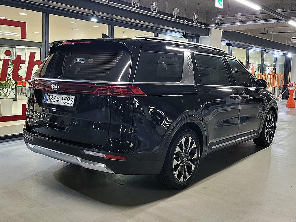 Kia Carnival Gasoline Signature — фото 4