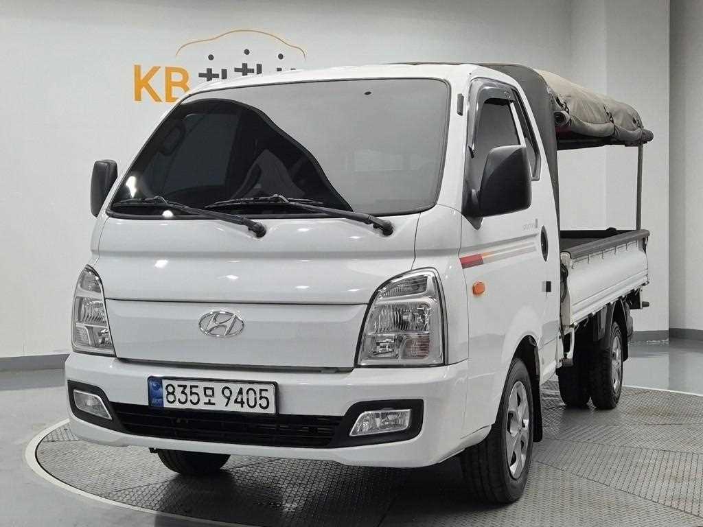 Hyundai Porter 1.0 Ton/ Super Cab/ Long Wheelbase/ CRDi