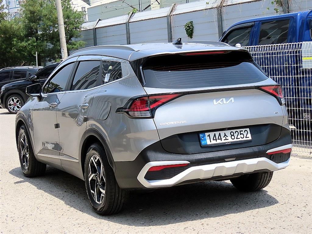 Kia Sportage 1.6 Gasoline 4WD Prestige — фото 3