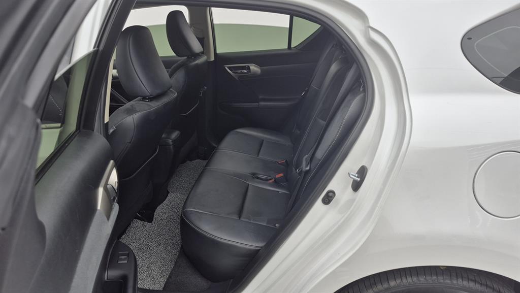 Lexus CT200h Supreme 7