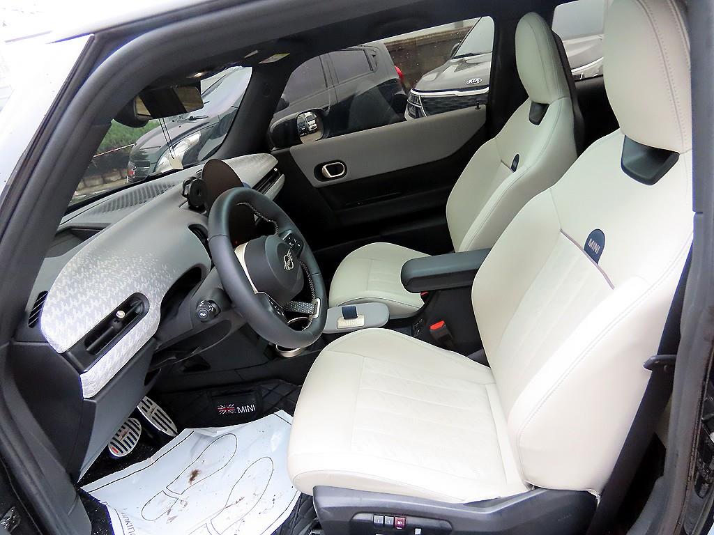 Mini Cooper Favoured 6