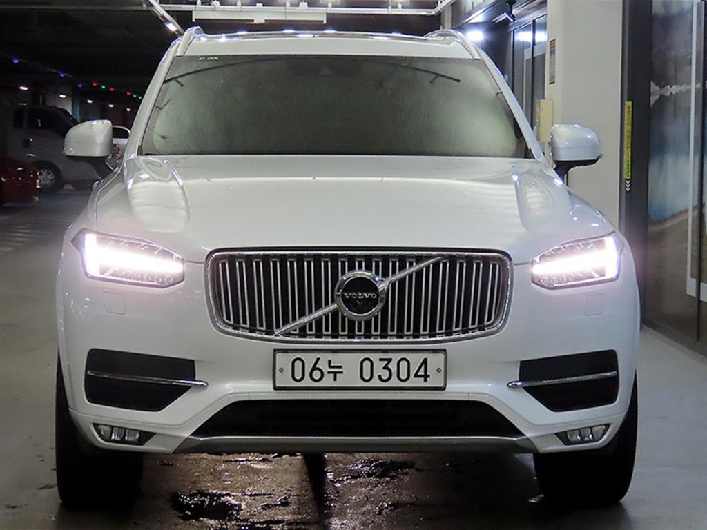볼보 XC90 2.0 D5 AWD 인스크립션 사진