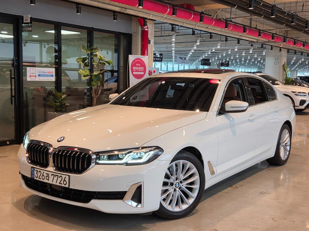 BMW 5 Series G30 520i Luxury 2