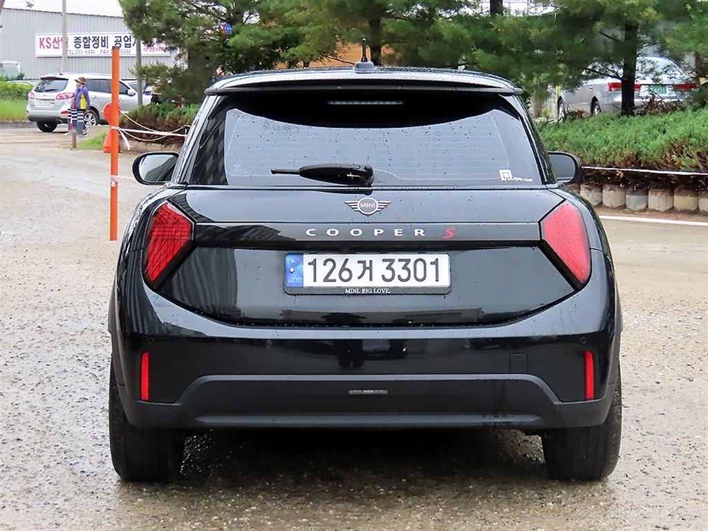 Mini Cooper Favoured 5