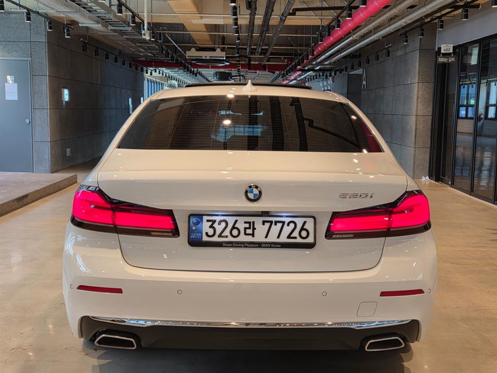 BMW 5 Series G30 520i Luxury 4