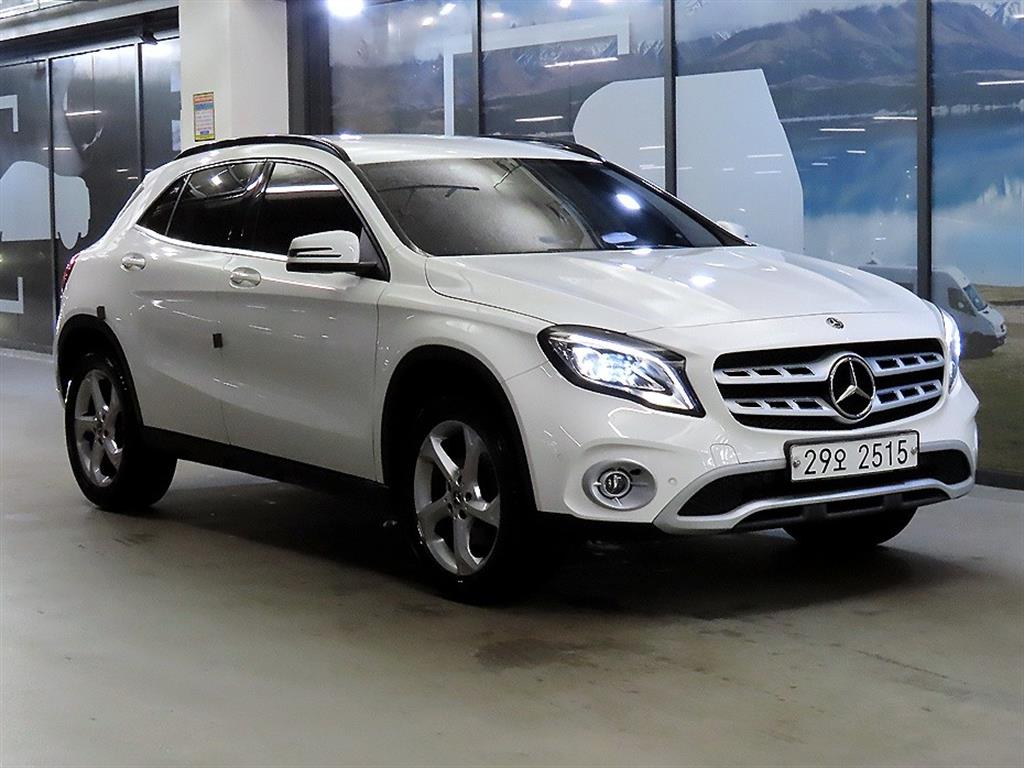 Mercedes-Benz GLA-Class GLA220