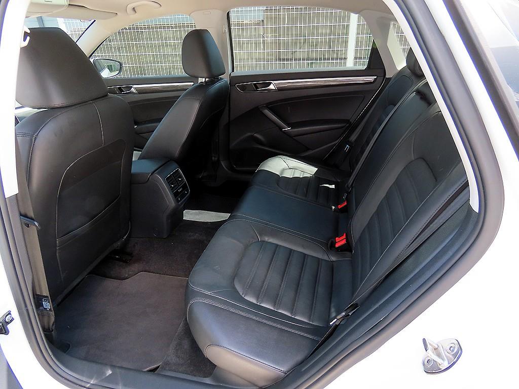Volkswagen Passat 2.0 TSI 7