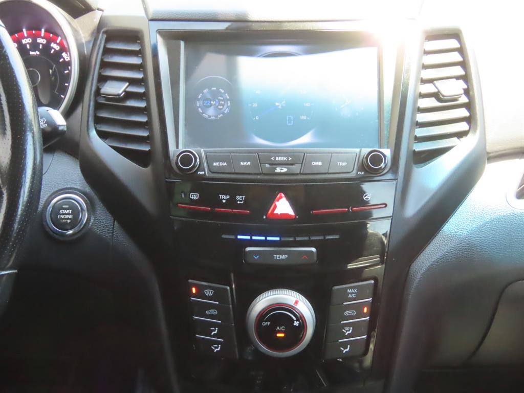 KGM 티볼리 2WD 디젤 1.6 IX 사진