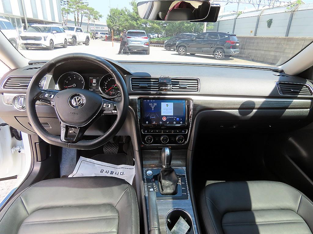 Volkswagen Passat 2.0 TSI 8