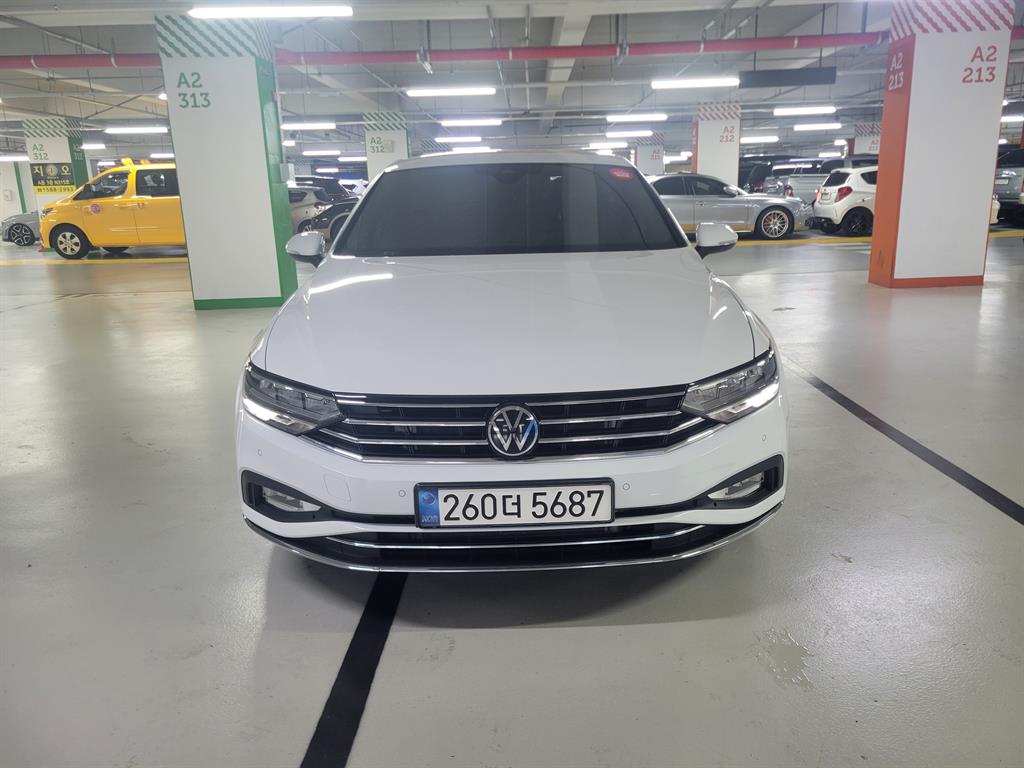 Volkswagen Passat 2.0 TDI Premium 4