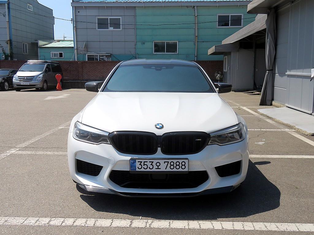 BMW M5 Sedan