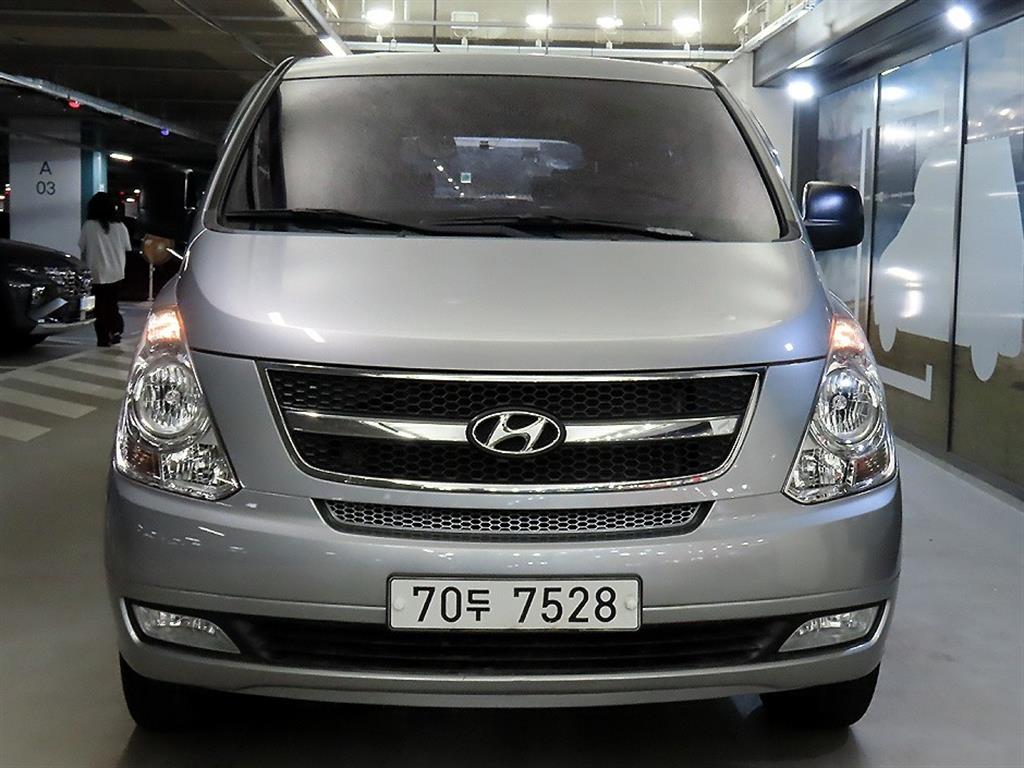 현대 스타렉스 11인승 왜건 4WD HVX VIP팩 사진