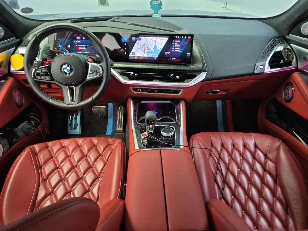 BMW XM 4.4 V8 PHEV High Gloss Shadow Line 7