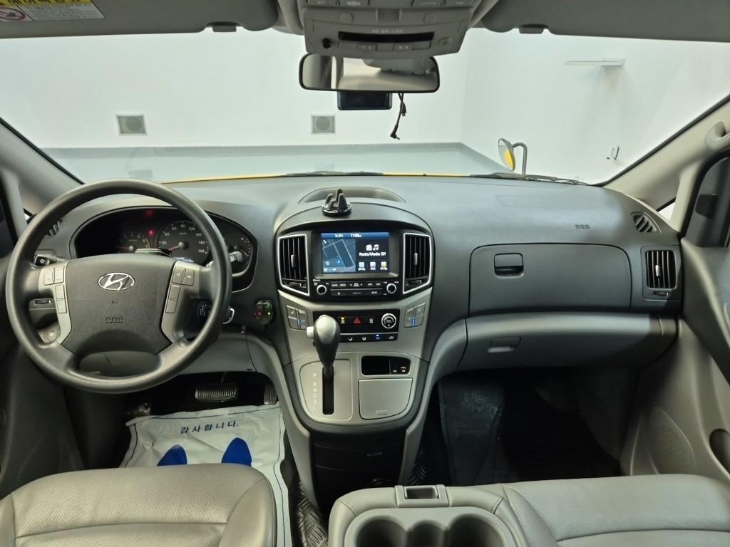 Hyundai Starex LPi 8
