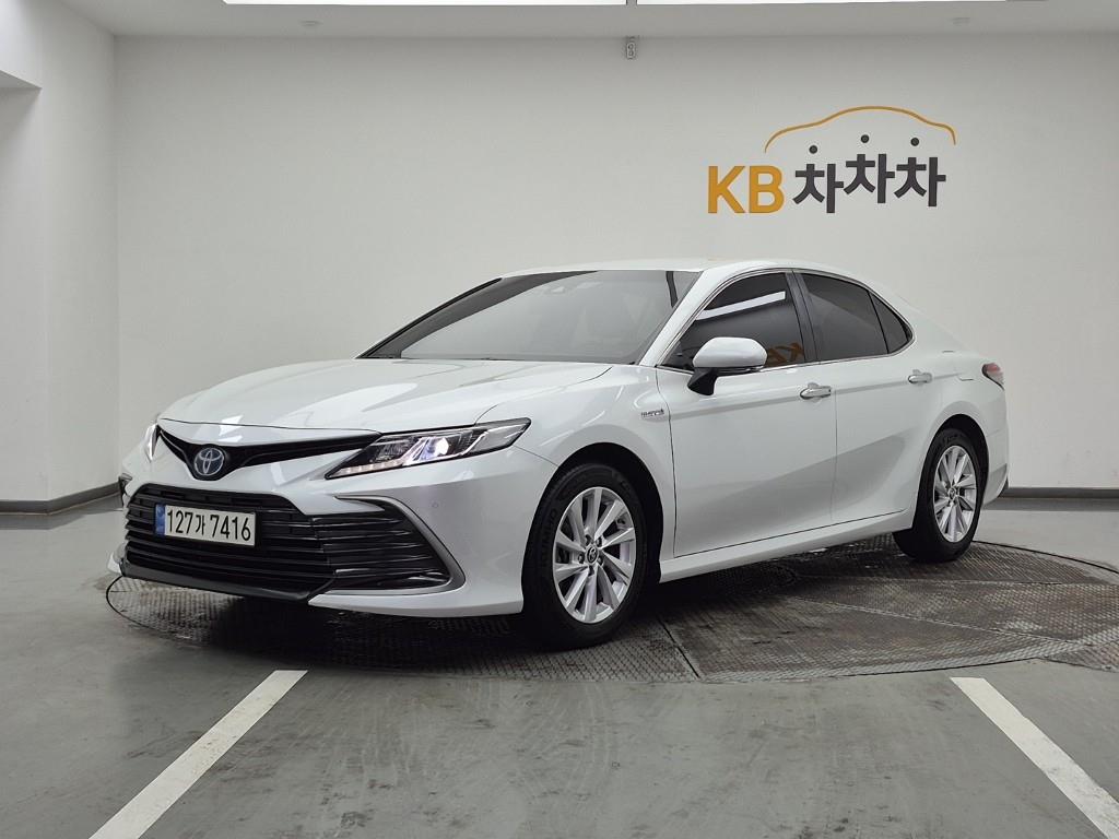 Toyota Camry 2.5 Hybrid LE