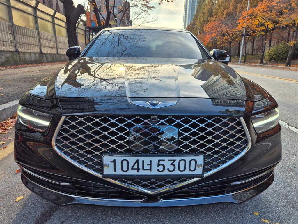 Genesis G90 3.3 T AWD Premium Luxury