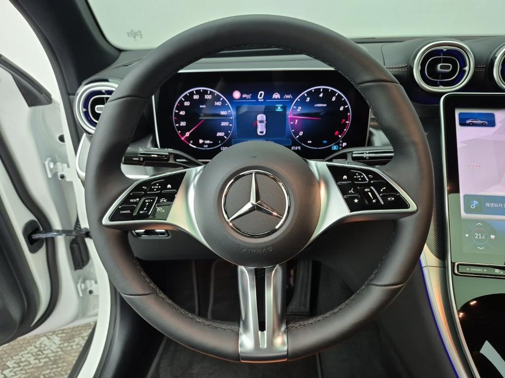 Mercedes-Benz GLC-Class GLC300 4MATIC Coupe Avantgarde 10