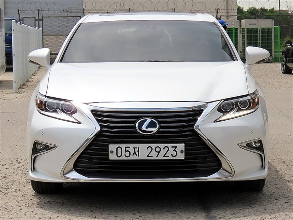 뉴ES300h 슈프림 2018년식