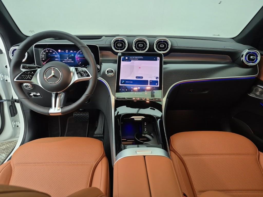Mercedes-Benz GLC-Class GLC300 4MATIC Coupe Avantgarde 6