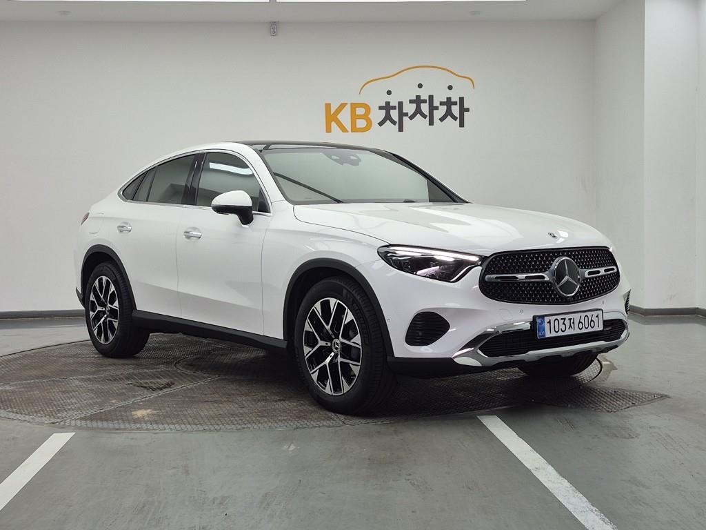 Mercedes-Benz GLC-Class GLC300 4MATIC Coupe Avantgarde 3