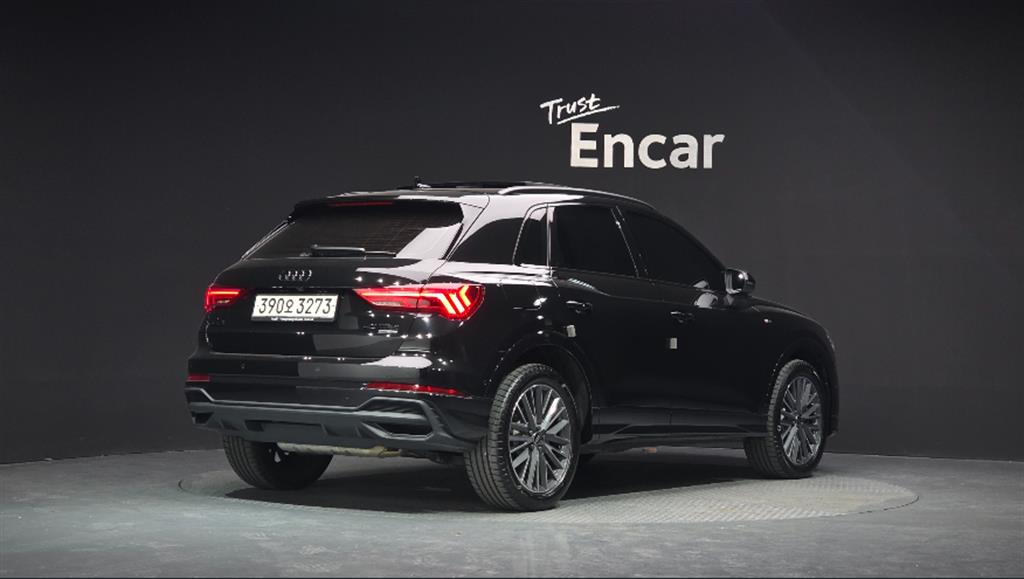 아우디 Q3 40 TFSI 콰트로 사진 2/12
