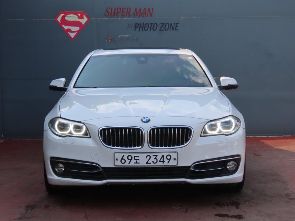 BMW 5시리즈 520d 럭셔리 사진 2/20
